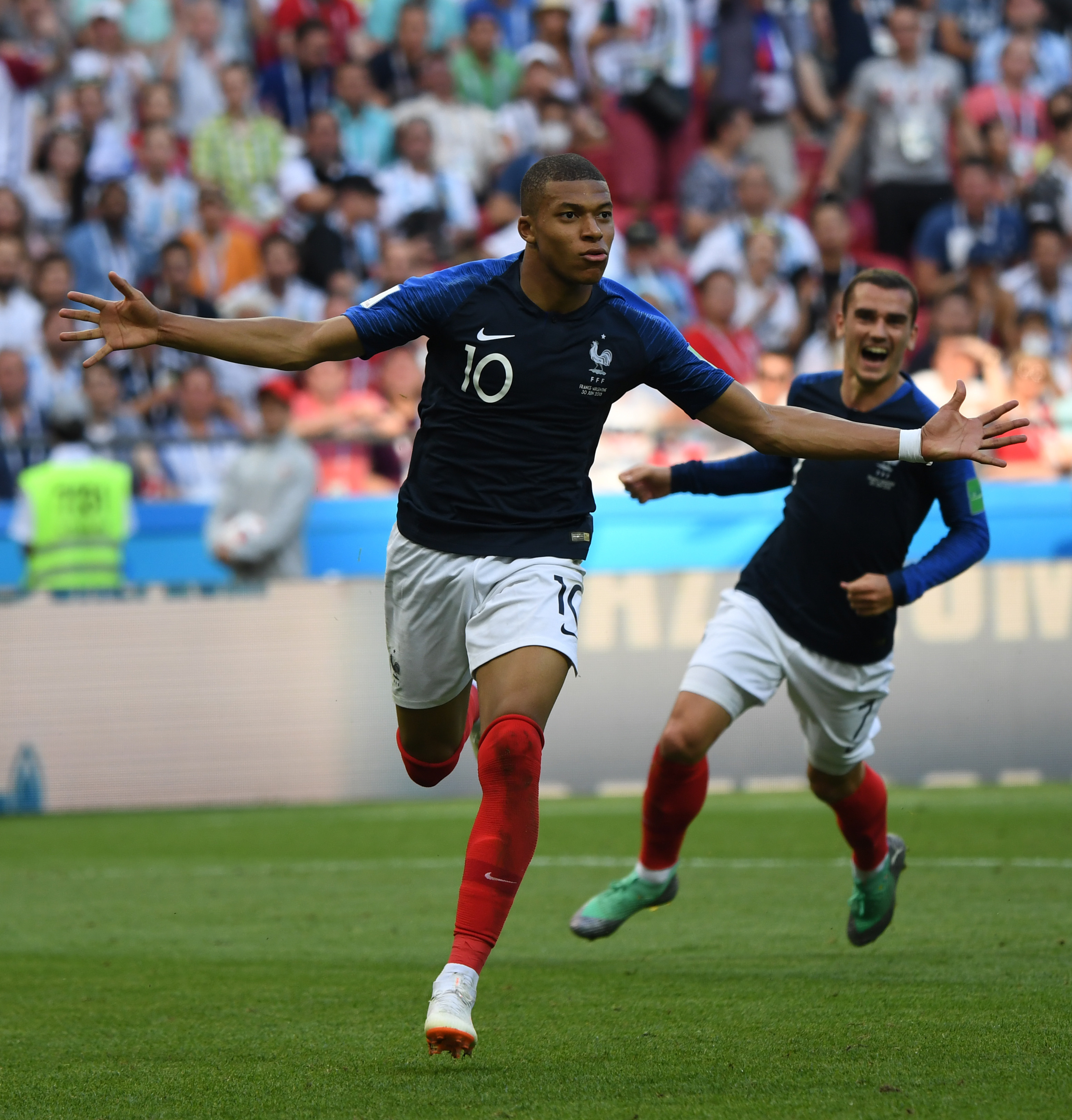 范弗里特：19年季后赛曾被死亡威胁，一度主动要求退出轮换（范弗里特回忆2019季后赛：曾遭死亡威胁，一度主动请求退出轮换）