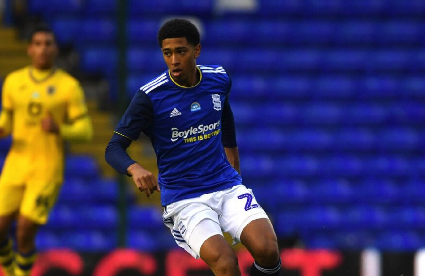 拜仁对阵圣保利全场3次射门中柱：卡尔2次、凯恩1次（拜仁战圣保利三次中柱：卡尔两次、凯恩一次）