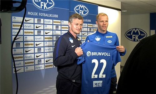 纽卡斯尔喷气机vs墨尔本城首发：卡普托领衔！巴多拉、金森健志在列（纽卡斯尔喷气机战墨尔本城首发出炉：卡普托领衔，巴多拉、金森健志入选）