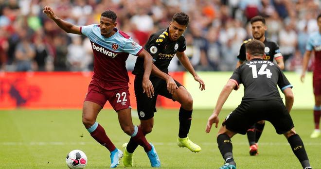 里肯：拜仁当然可能成为三冠王，他们的表现确实很出色（里肯：拜仁有望问鼎三冠，球队状态确实出色）