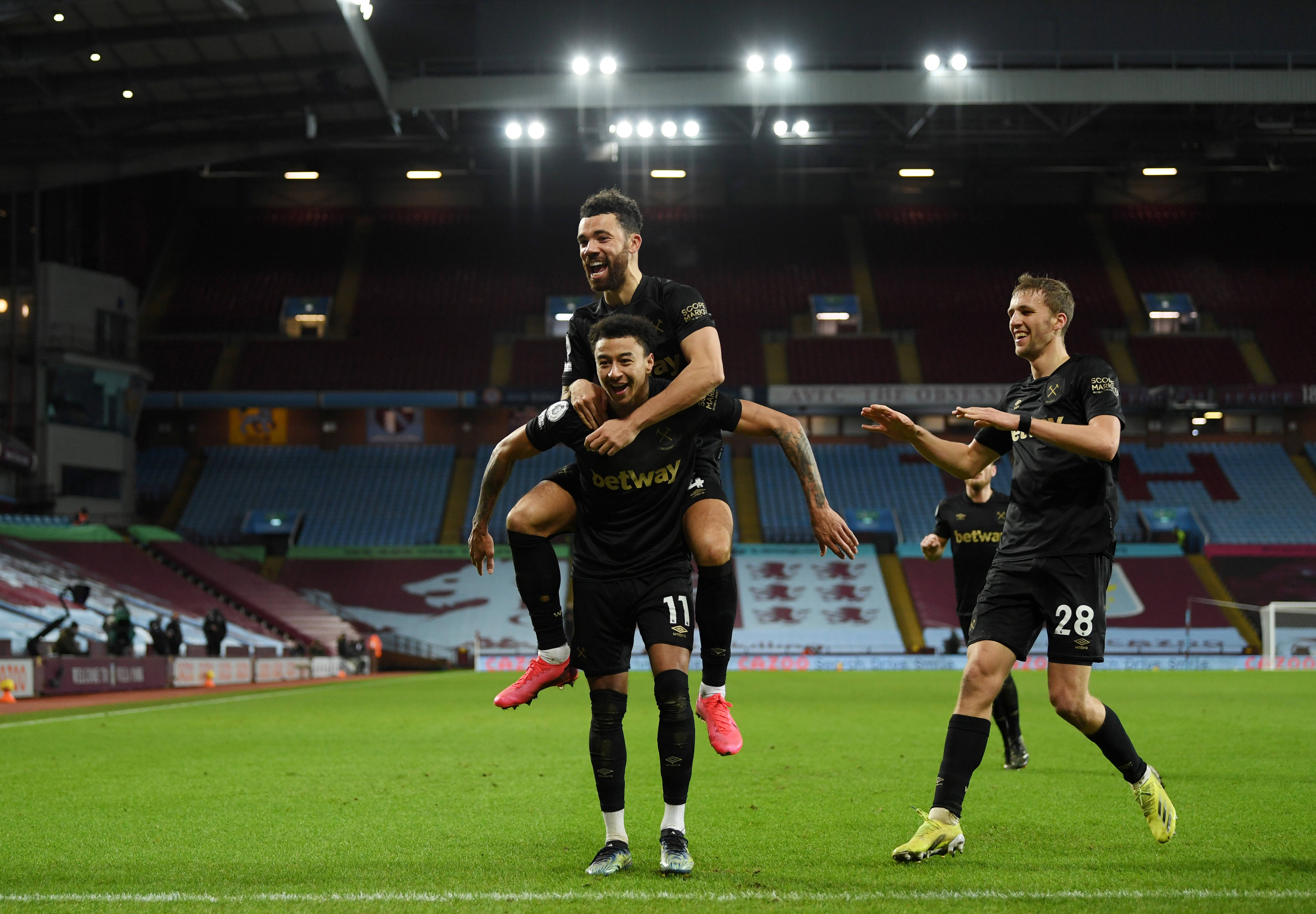 埃迪-豪：我们对阵曼联的战绩还不错，但曼联比上赛季强很多（埃迪-豪：对曼联战绩不俗，但他们比上赛季强了很多）