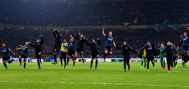 德天空：皇马与吕迪格均对续约持开放态度，目前暂因伤病搁置（德媒称：皇马与吕迪格均愿续约，但谈判因伤病暂时搁置）