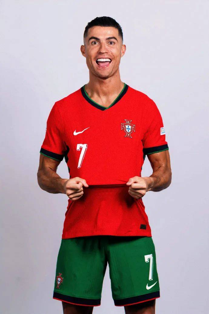 除升班马外，那不勒斯是五大联赛唯一2025年主场不败球队（2025年五大联赛剔除升班马后，仅那不勒斯主场保持不败）