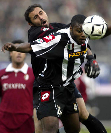 阿森纳关注德甲门将迪安特·拉马伊，认为其具备出色进攻组织能力和潜力，但网前表现尚需提升。（阿森纳考察德甲门将迪安特·拉马伊：出球组织与潜力出众，门前表现仍需提升）