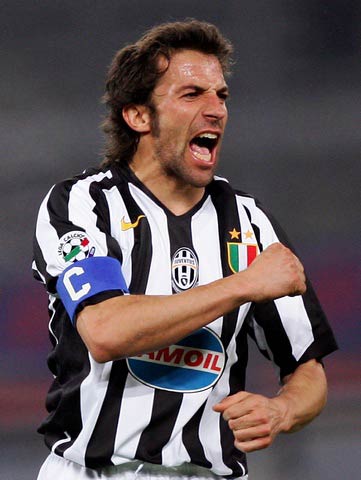 罗马诺：皇马想让TAA完全恢复身体状态，并对他保持信心（罗马诺：皇马盼TAA先完全康复，对其信心不变）