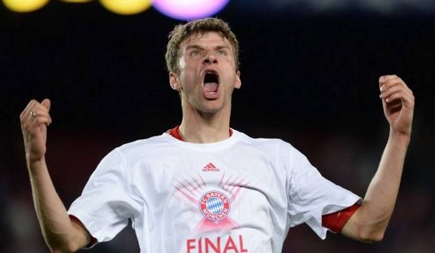 世界波，西乙阿尔瓦塞特球员莫尔西略打进一个超远距离进球（西乙阿尔瓦塞特球员莫尔西略轰入超远距离世界波）