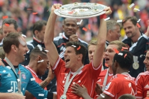 记者：与安哥拉一役，梅西、劳塔罗与阿尔马达或将搭档锋线（记者：对阵安哥拉，梅西、劳塔罗与阿尔马达有望联袂出击锋线）