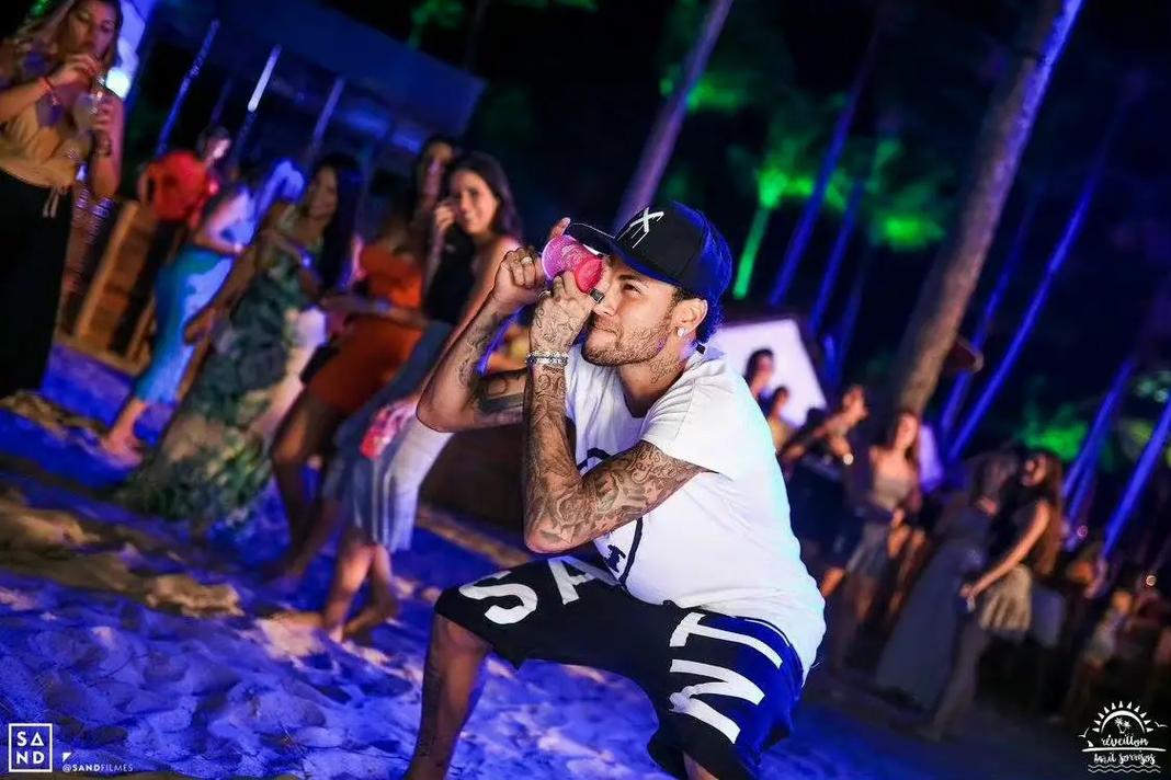 欧协联积分榜：斯特拉斯堡领跑，水晶宫距前8仅1分（欧协联积分榜：斯特拉斯堡居首，水晶宫距前八仅差1分）