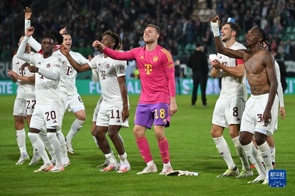 中超赛场争议判罚：VAR判罚引发热议,（中超判罚风波：VAR介入惹争议）