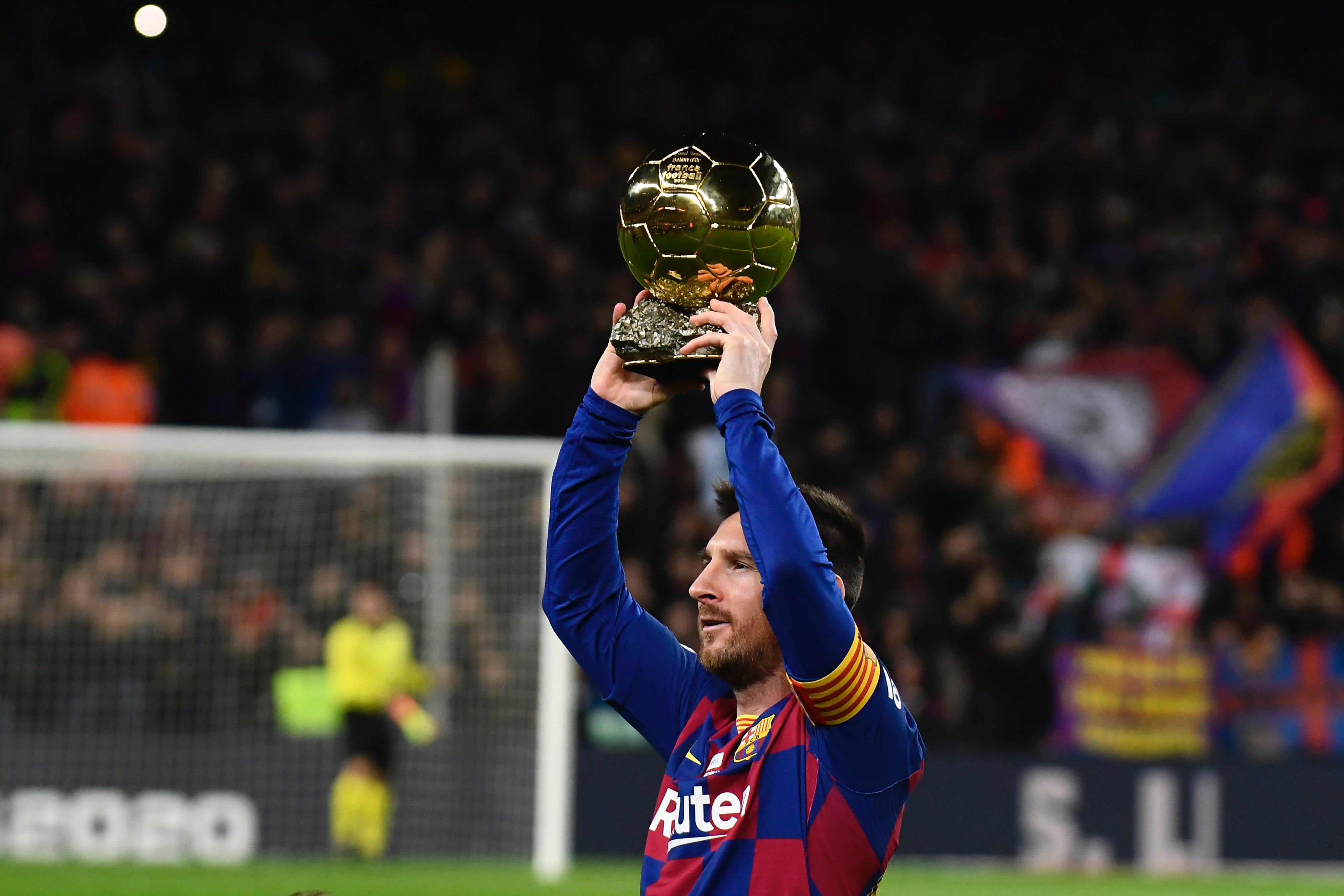 土媒：卢克曼接受加拉塔萨雷900万欧年薪，在等俱乐部谈妥