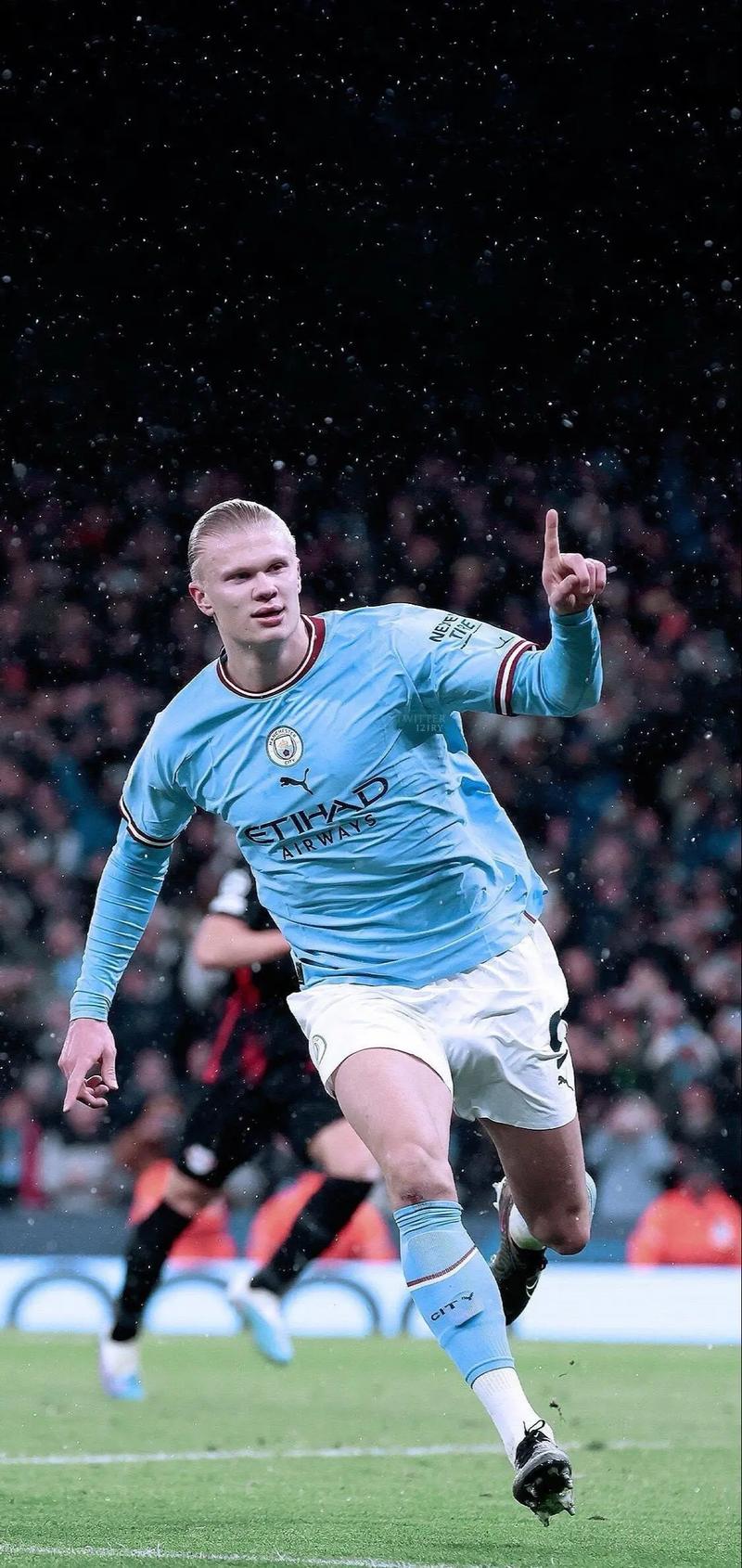 意甲媒体热议：在莱奥加盟米兰的七个赛季里，本赛季莱奥的表现最为出色！（意媒热议：加盟米兰七季，莱奥本季表现最出色）