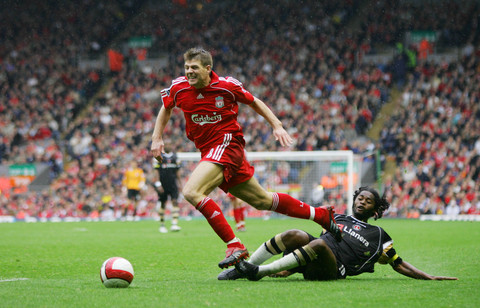 送出助攻，比朔夫当选拜仁vs勒沃库森全场最佳球员（凭借助攻，比朔夫荣膺拜仁对勒沃库森全场最佳）