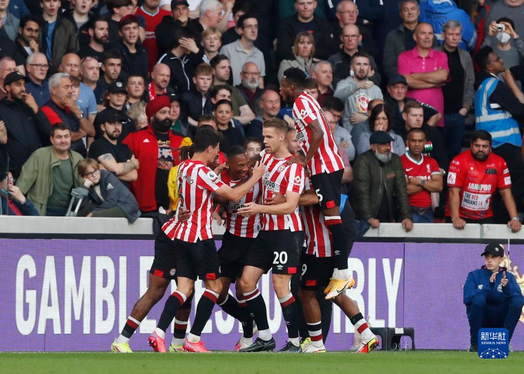 赫罗纳-皇家马德里比赛的VAR争议：姆巴佩手球进球被取消（赫罗纳对皇马之战爆发VAR争议：姆巴佩手球破门被判无效）