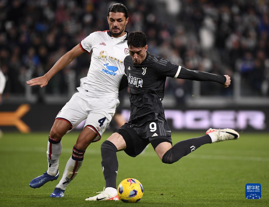 巴媒：奥斯卡近期饱受伤病困扰，他正考虑与圣保罗解约并退役（巴西媒体：因伤病困扰，奥斯卡或将与圣保罗解约并选择退役）