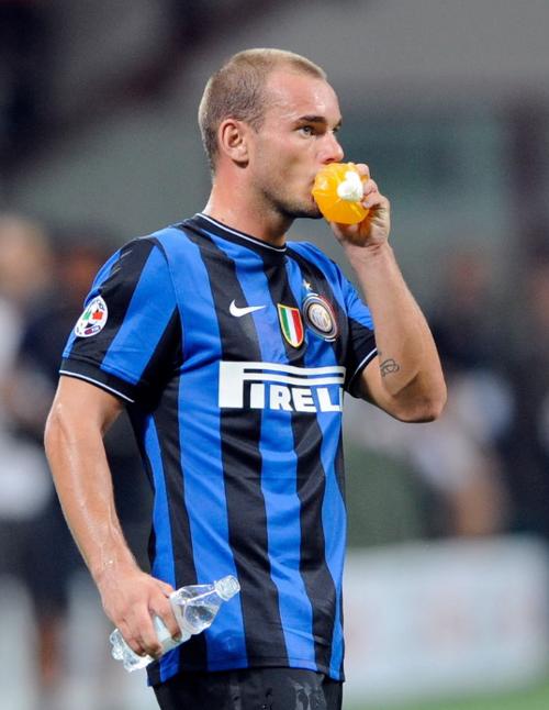 率队晋级美职联1／4决赛后，梅西现场观看儿子训练