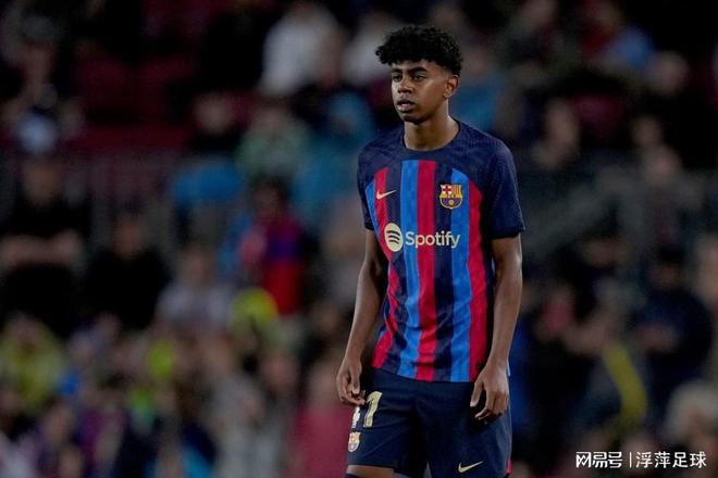 斯洛特：让萨拉赫替补不是容易的决定，但这就是我的选择