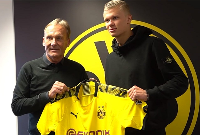 足球中国球员转会费再创新高（中国足球球员转会费再度刷新纪录）