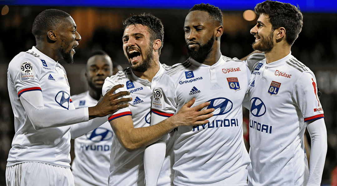 迈阿密国际vs温哥华白浪：梅西PK穆勒；苏亚雷斯替补（国际迈阿密战温哥华白浪：梅西对决穆勒，苏亚雷斯替补待命）