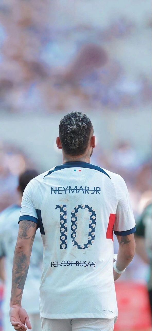 记者：弗里克听说自己的明夏离队传闻后说“又是胡说八道”（记者：被问及明夏离队传闻，弗里克回应“又是胡说八道”）