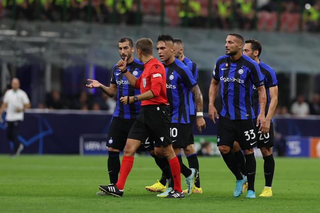 图片报：皇萨仁等豪门都在争夺16岁艾希霍恩，赫塔想和他续约（图片报：皇萨仁等豪门竞逐16岁天才艾希霍恩，赫塔力争续约留人）