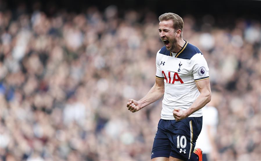 康宁汉姆半场15分7助攻，斯图尔特变身进攻端奇兵（康宁汉姆半场轰15分7助，斯图尔特化身进攻奇兵）