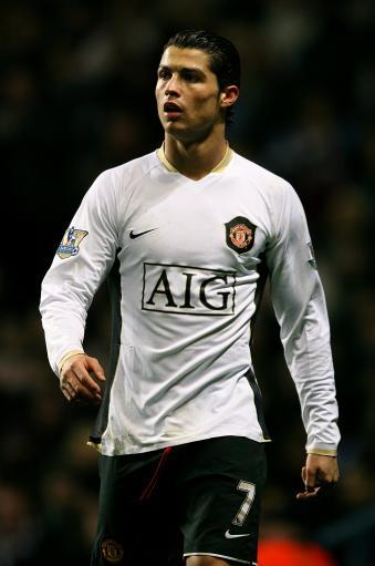 安东尼奥：调整阵容是为了给队员更多机会，同时保证球员健康（安东尼奥：通过调整阵容为球员创造更多机会，并确保健康）