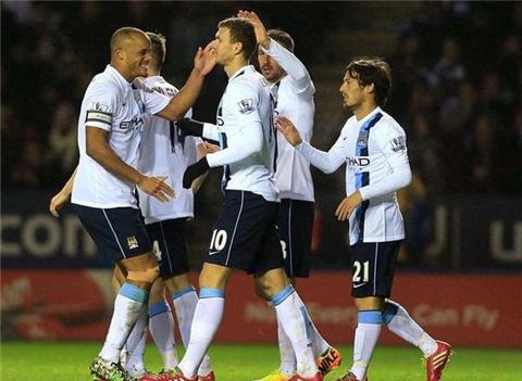 西蒙斯：很开心见到孙兴慜，他是热刺传奇&我很荣幸继承7号（西蒙斯：见到孙兴慜很开心，他是热刺传奇，能接过7号我深感荣幸）