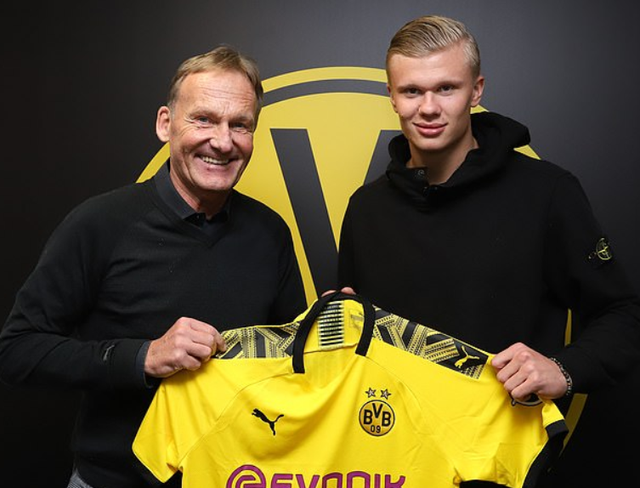 乌尔比希：能与诺伊尔、乌尔赖希一起训练很重要，他们很优秀（乌尔比希：与诺伊尔、乌尔赖希同训意义重大，他们都非常出色）