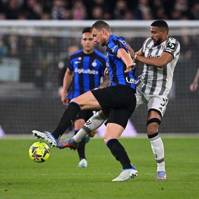 热刺官方：德拉古辛新赛季将改穿球队的3号球衣